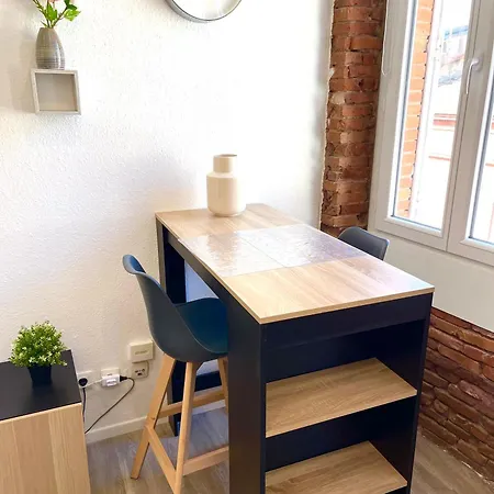 Superbe Studio, Neuf, St Cyprien